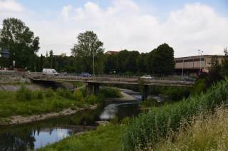 Ponte Petrino visto dall\'argine sinistro del fiume