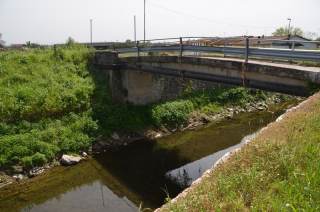 Ponte Melani visto dall\'argine destro del fiume Calice