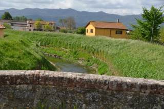 Foto del fiume Calice, scattata da sopra il ponte dei Bini