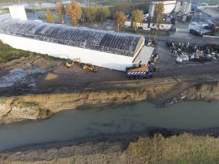 Ripresa dall\'alto dei lavori in corso per il ripristino del torrente Bagnolo