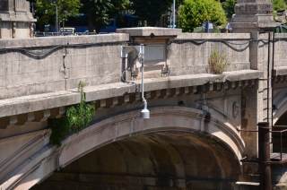 Idrometro elettronico installato su ponte alla Vittoria